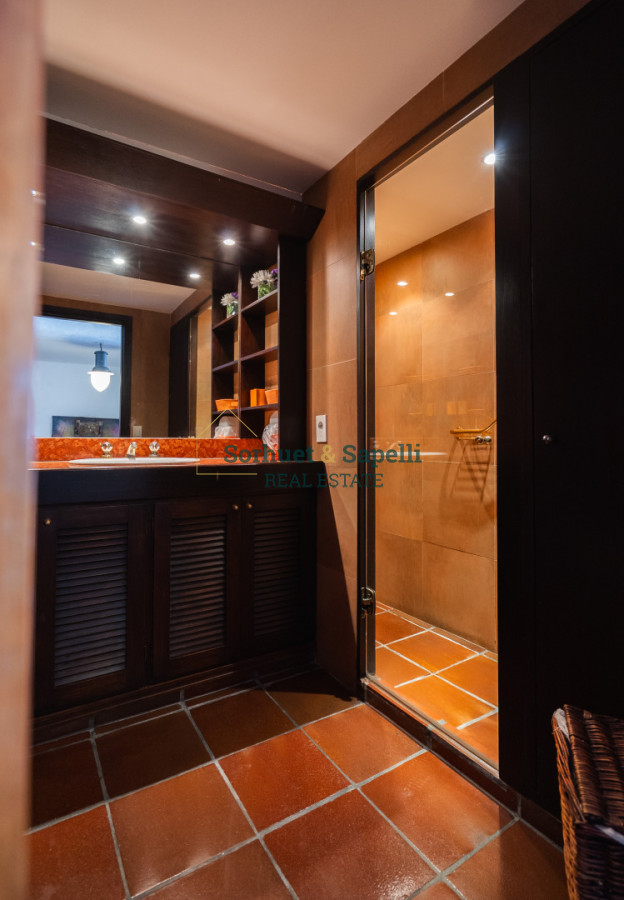 Apartamento en Venta en Península con Vista al Mar