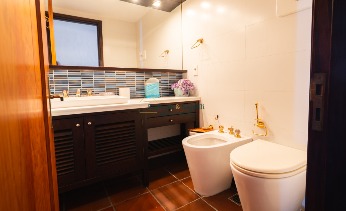 Apartamento en Venta en Península con Vista al Mar