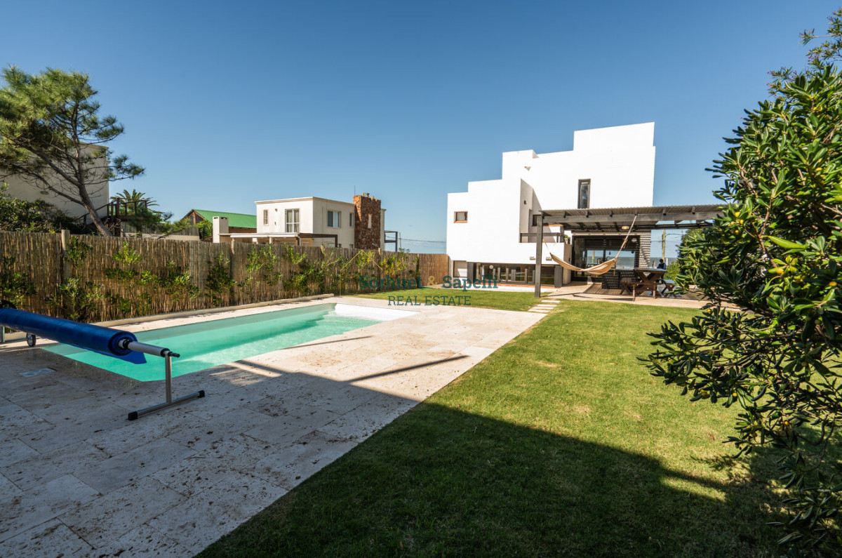 Casa en Venta en Montoya Primera Línea