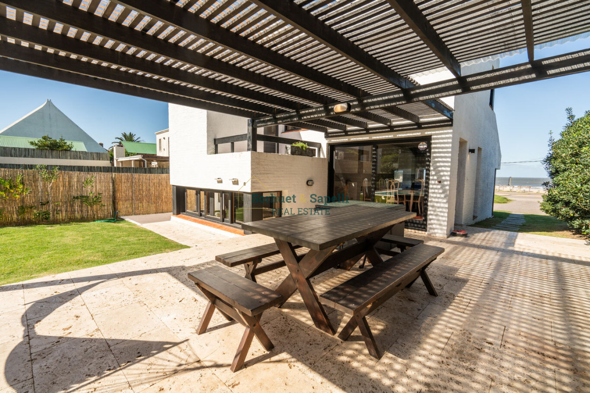 Casa en Venta en Montoya Primera Línea