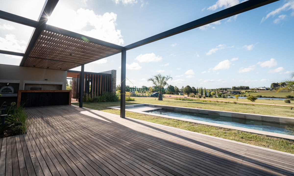 House for sale in Punta del Este, Pueblo Mío