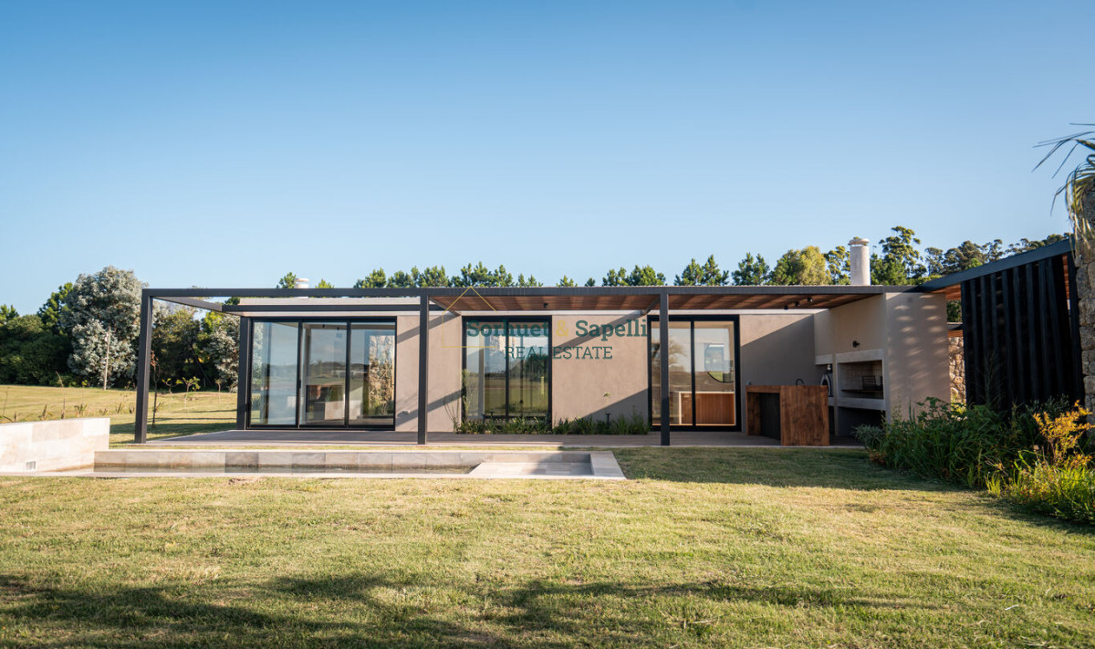 House for sale in Punta del Este, Pueblo Mío