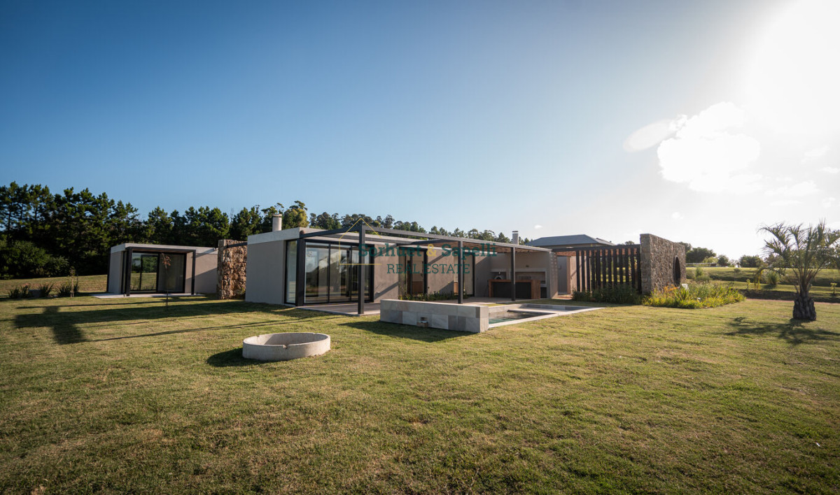 House for sale in Punta del Este, Pueblo Mío