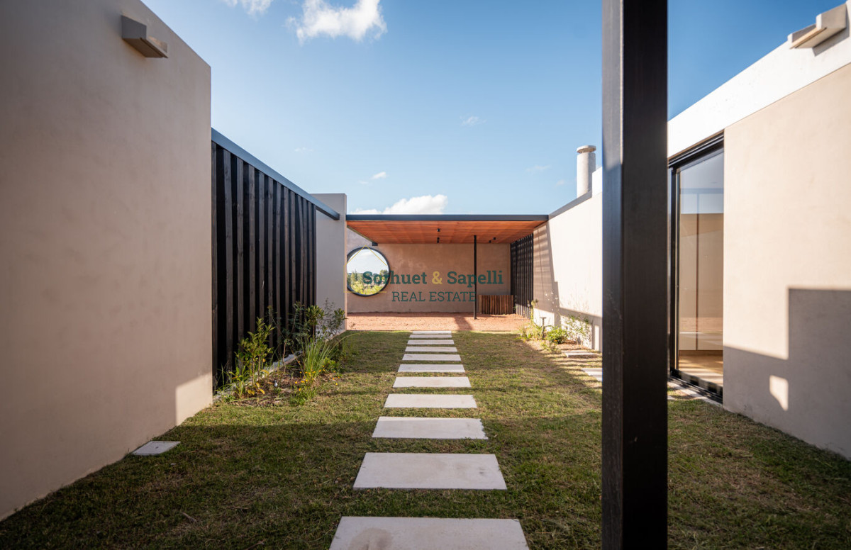 House for sale in Punta del Este, Pueblo Mío