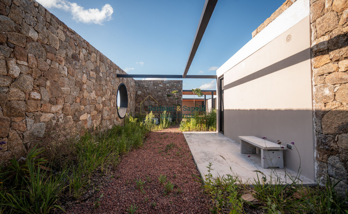 House for sale in Punta del Este, Pueblo Mío