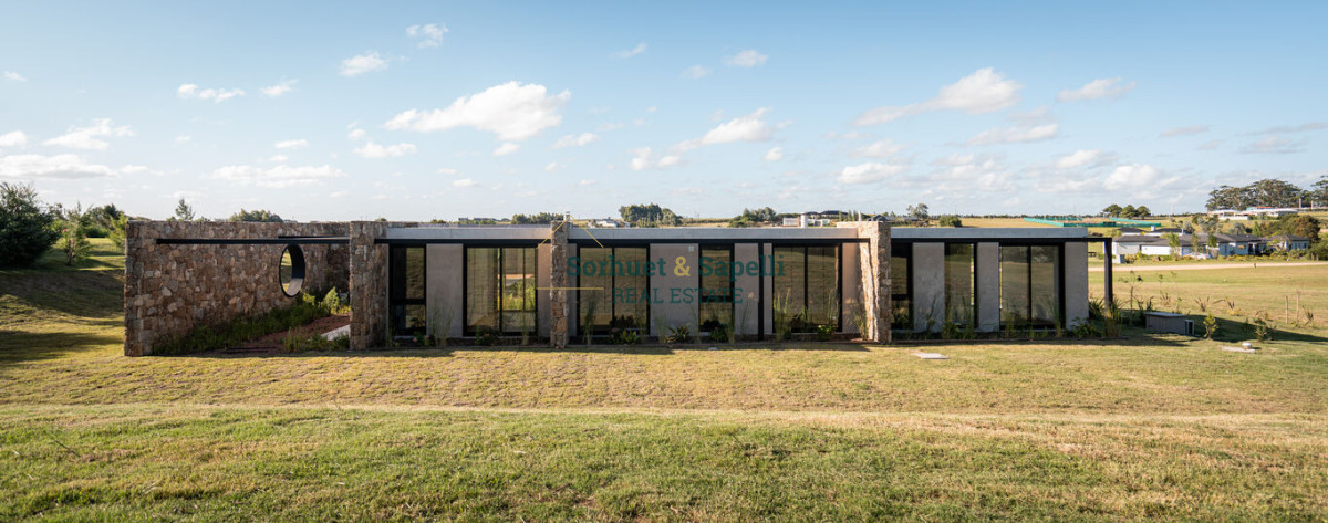 House for sale in Punta del Este, Pueblo Mío