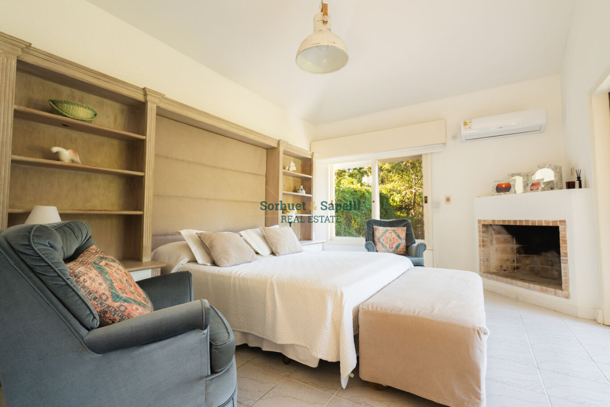 Casa en Venta Cinco Dormitorios Playa Brava