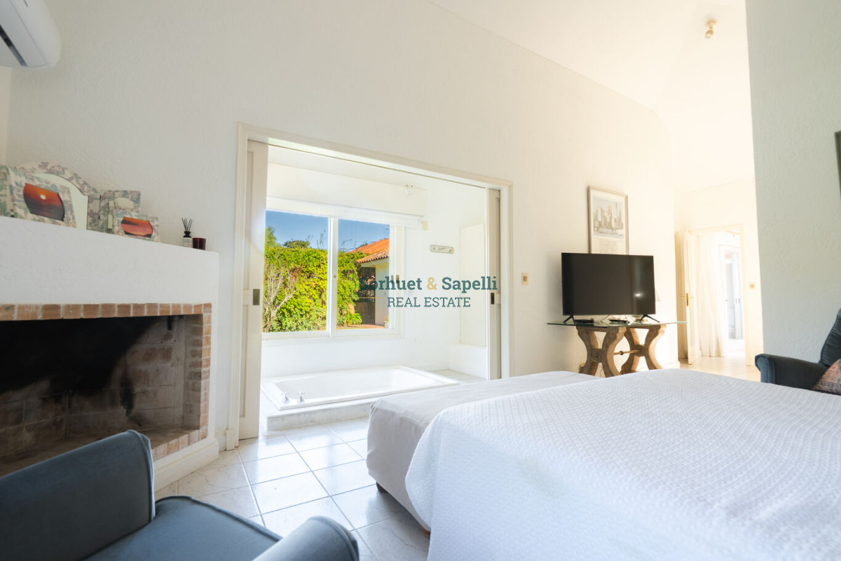 Casa en Venta Cinco Dormitorios Playa Brava