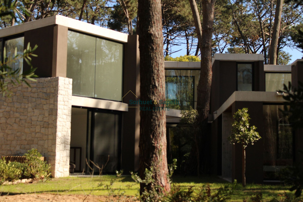 Incredible House in private neighborhood Montoya Reserve