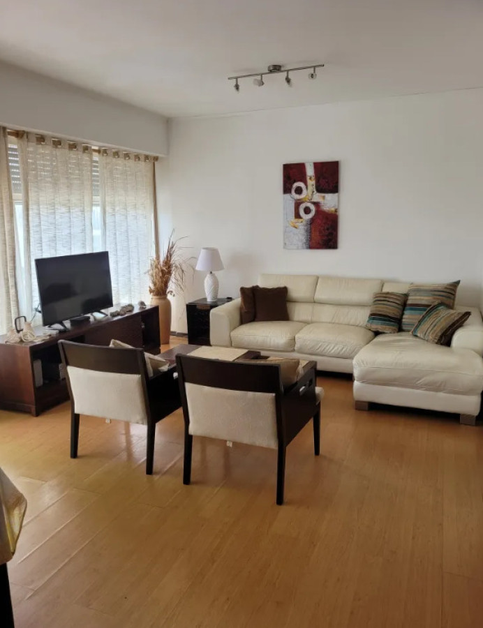 Apartamento de 2 dormitorios en primera linea