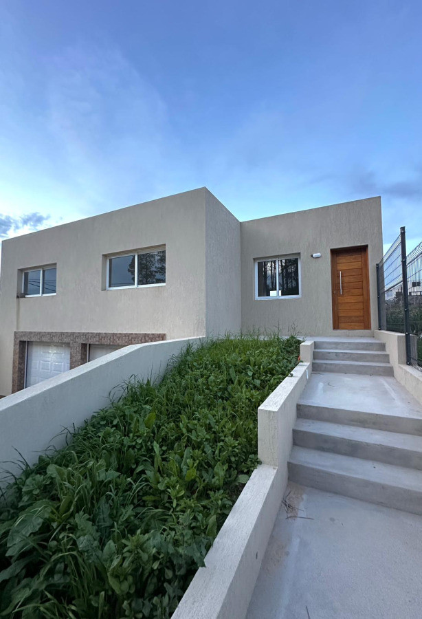 Casa a estrenar en altos de la laguna 