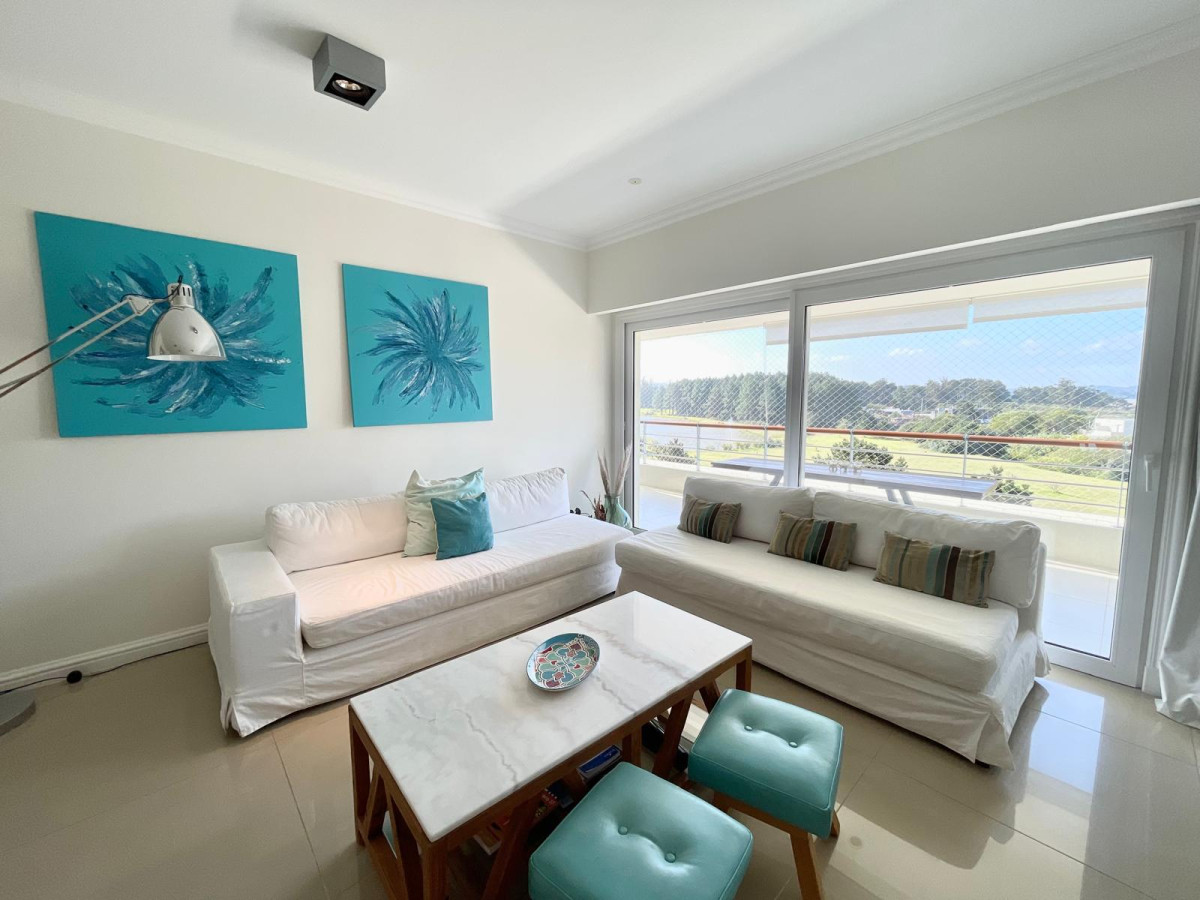 Apartamento en Venta de dos dormitorios Playa Mansa