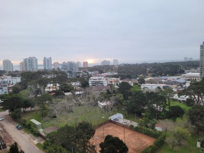 PISO ALTO EN TORRE CON TODOS LOS SERVICIOS