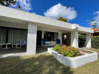 Chalet muy cerca del mar con buena capacidad