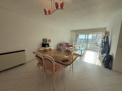Apartamento 2 dormitorios 2 baños en Torre Punta del Este 