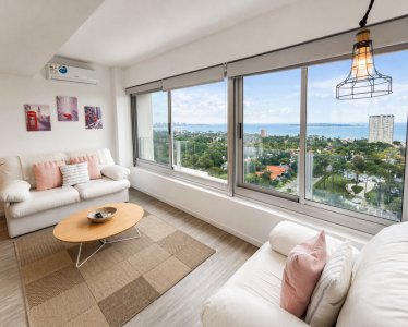 Apartamento en venta Punta Del Este con Espectacular vista a playa Mansa