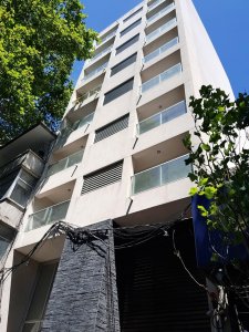 Uruguay Y F Crespo, 45 M2, Piso Alto, Luminoso