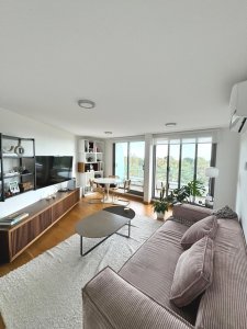 Frente Al Golf, Piso Alto, Equipamiento De Diseño, Dos Garajes