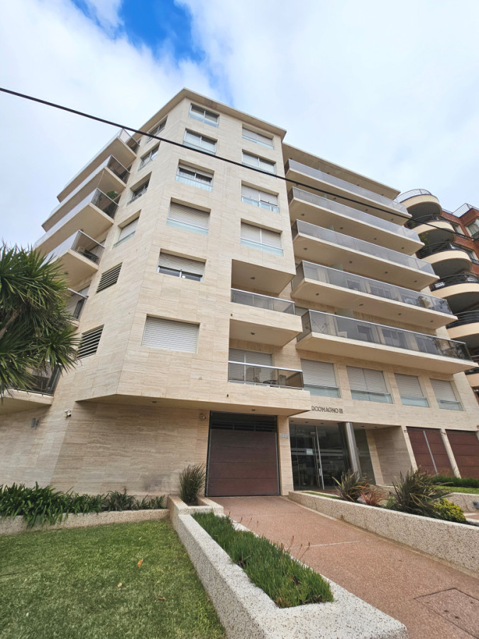 Gallinal con vista al mar, Edificio de categoría