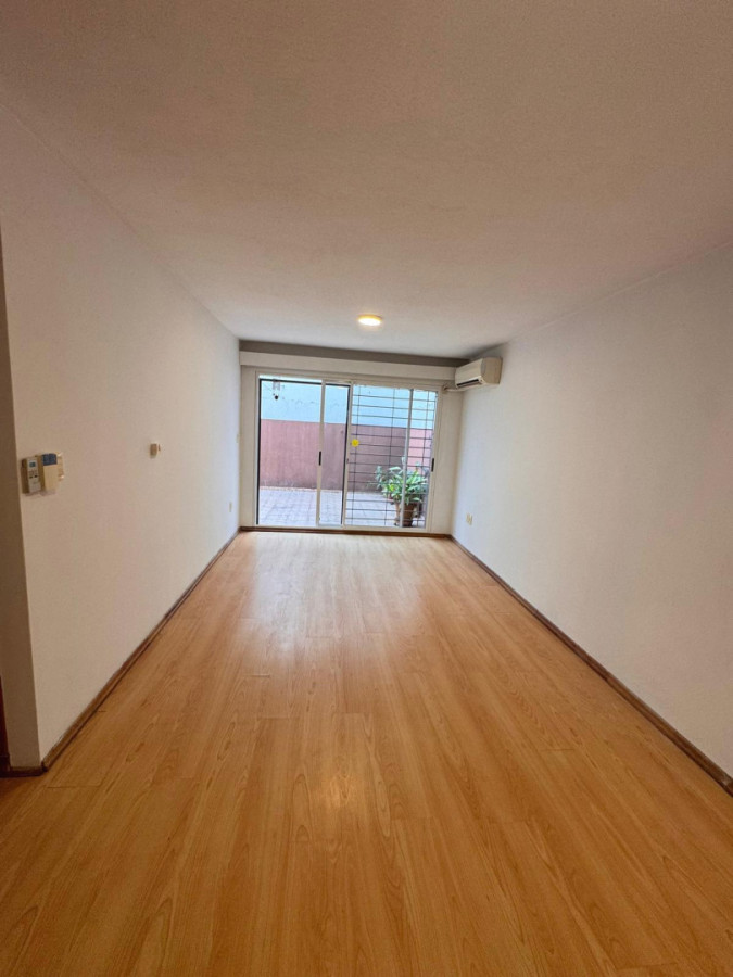 Scosería y Franzini - Patio amplio, exclusivo con parrillero