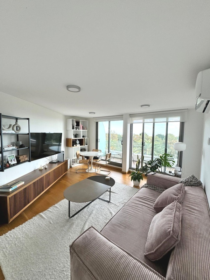 Frente Al Golf, Piso Alto, Equipamiento De Diseño, Dos Garajes