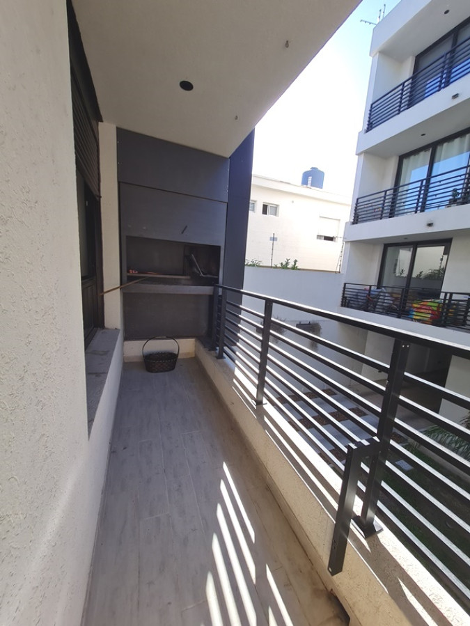 Sobre Verdi, Amplia Terraza de uso exclusivo, Con Parrillero