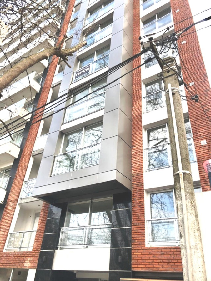 Sol Del Norte, Piso Alto, Próximo A Medica Uruguaya