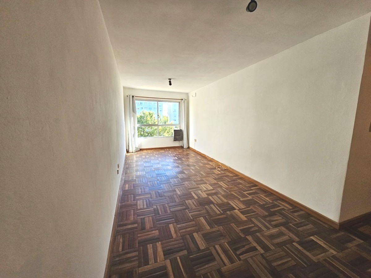 Oportunidad - Solano Antuña A Pasos De 21 De Setiembre, Al Frente