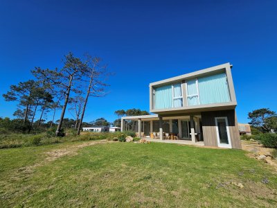 Reserva Montoya - Lineas modernas - DISPONIBLE PRIMERA de ENERO - 4 dormitorios 