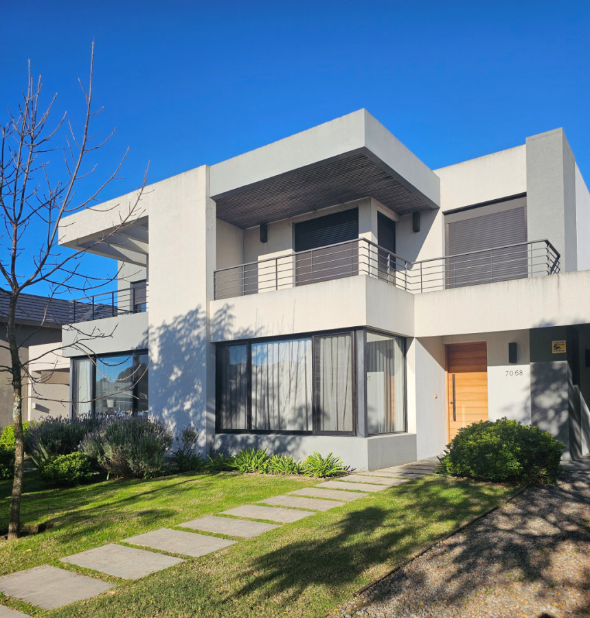 San Nicolás - Excelente Construcción - Moderna Y Segura