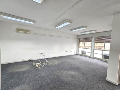 Cerrito Y Zabala, Luminosa, 80 M2, Dos Baños, Cocina