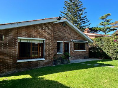 Venta de Casa 19 de la mansa con 3 Dormitorios 4 Baños 4 Suites y 464 m2 de Terreno