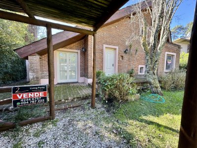 Casa Codigo #Encantadora casa en venta con piscina a pocos metros del mar 