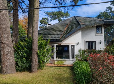 Casa Codigo #Hermosa casa en venta con piscina en punta del este 