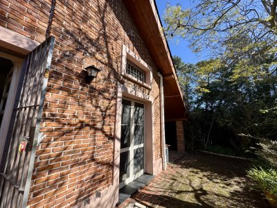 Casa Codigo #Encantadora casa en venta con piscina a pocos metros del mar 