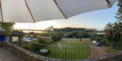 Casa Codigo #Expléndida casa en venta frente a la laguna 