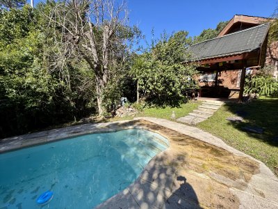 Casa Codigo #Encantadora casa en venta con piscina a pocos metros del mar 
