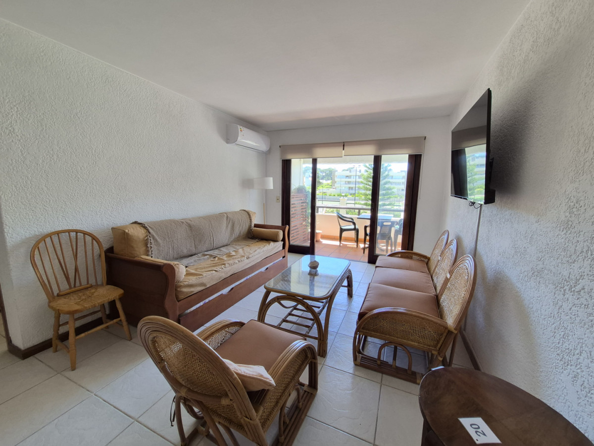 ALQUILER DE APARTAMENTO EN PUNTA DEL ESTE, zona MANSA