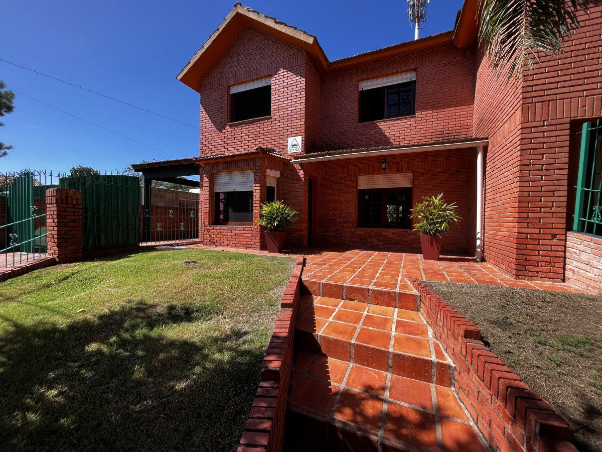 CASA EN VENTA EN PINARES
