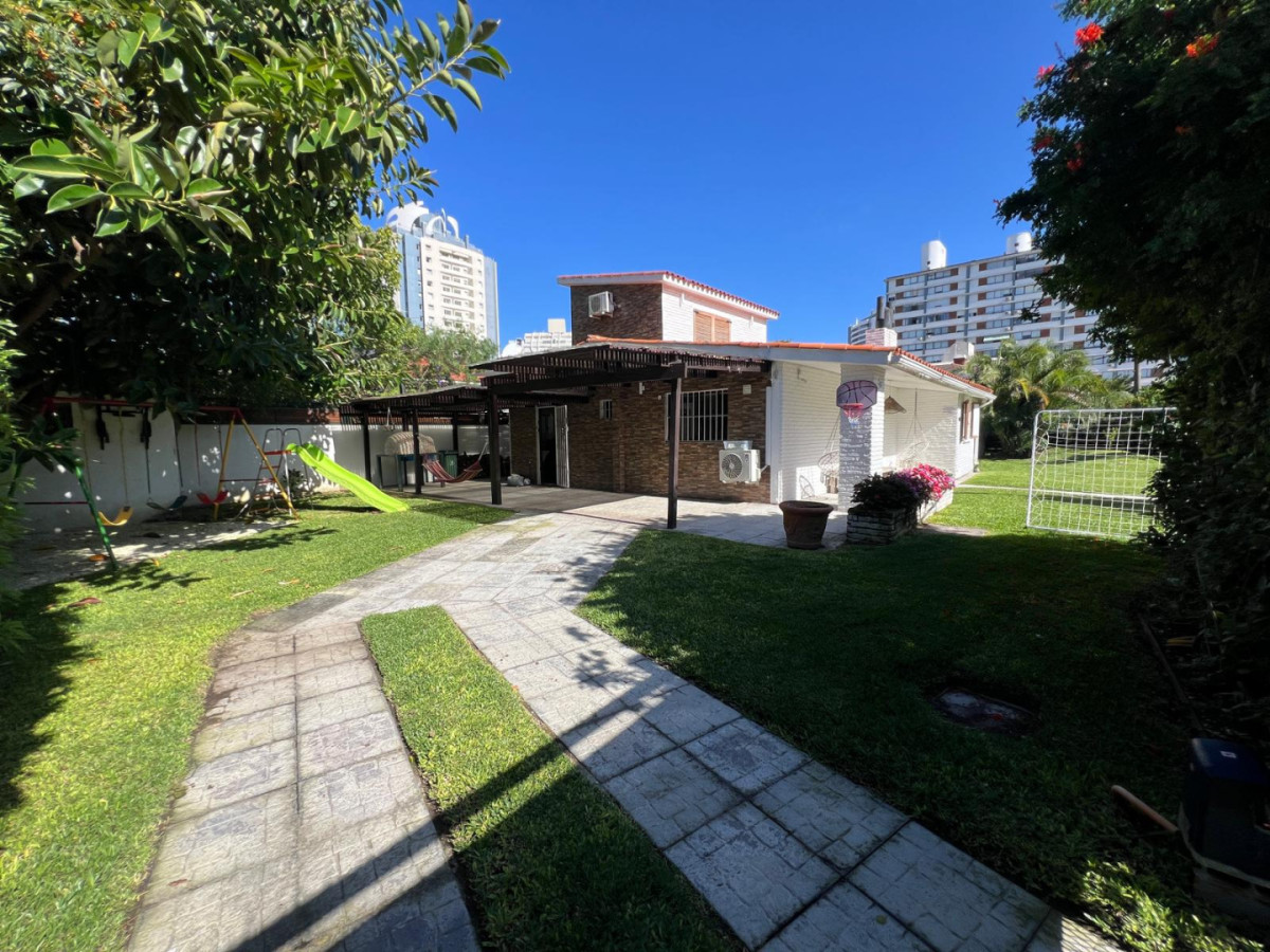 CASA EN ALQUILER TEMPORAL zona Brava