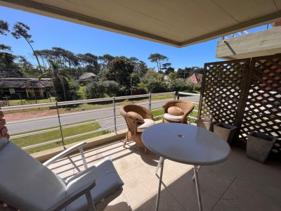 Apartamento de 2 dormitorios  en Rincón del Indio con parrillero 