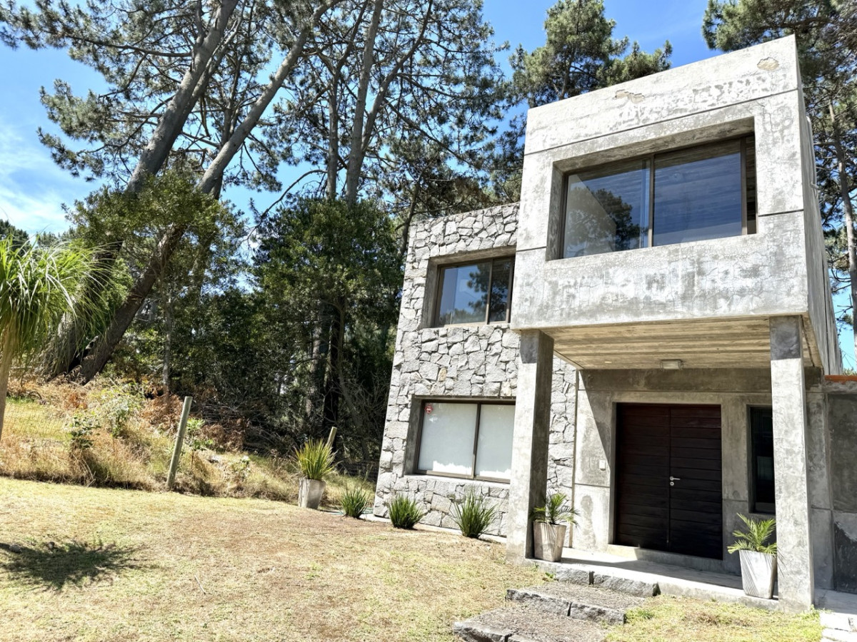 Alquiler de Verano - Montoya, La Barra - 3 Dorm + Depencia y Piscina