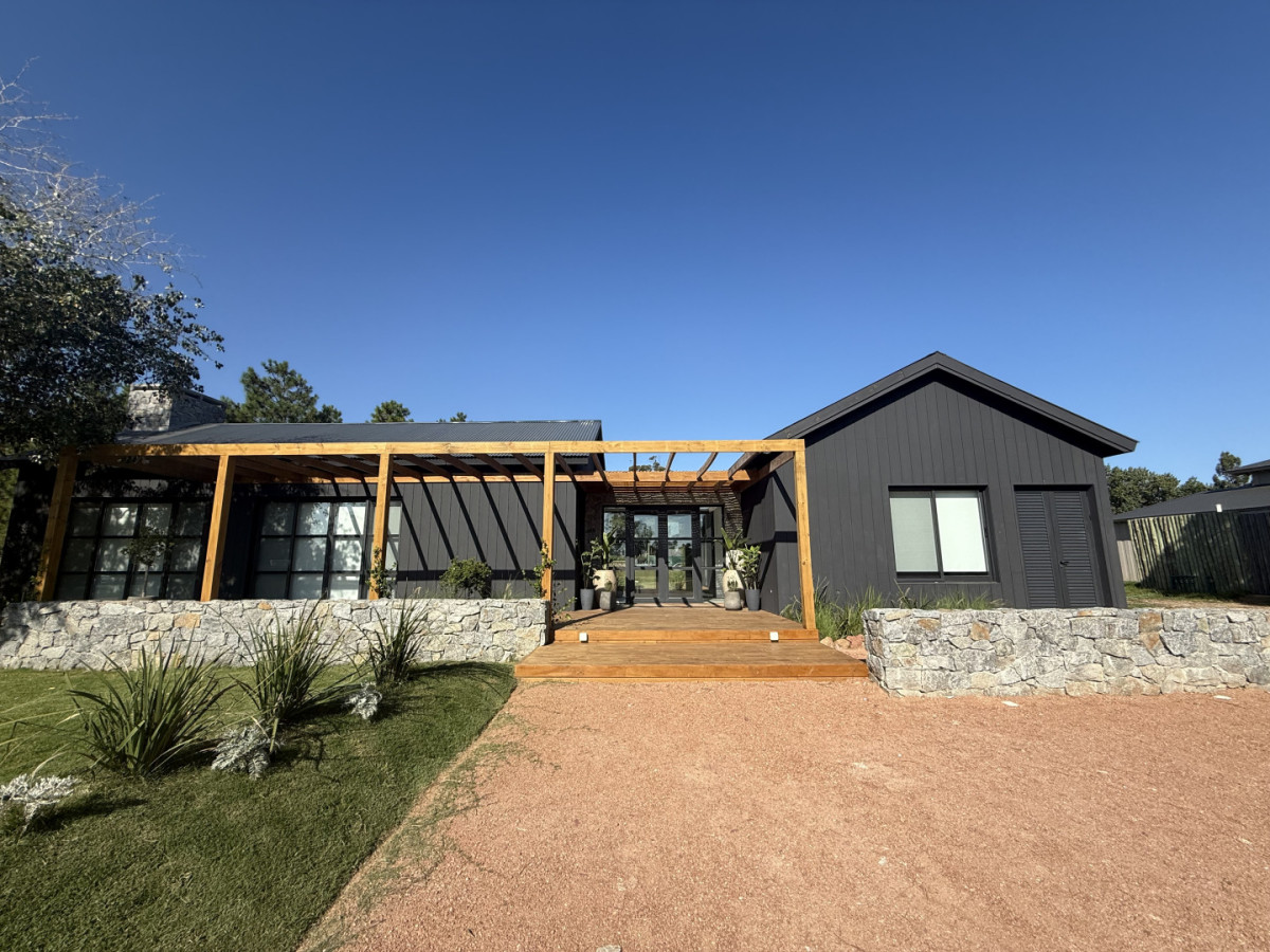 Casa en Venta en Barrio Don Miguel, 4 dormitorios 