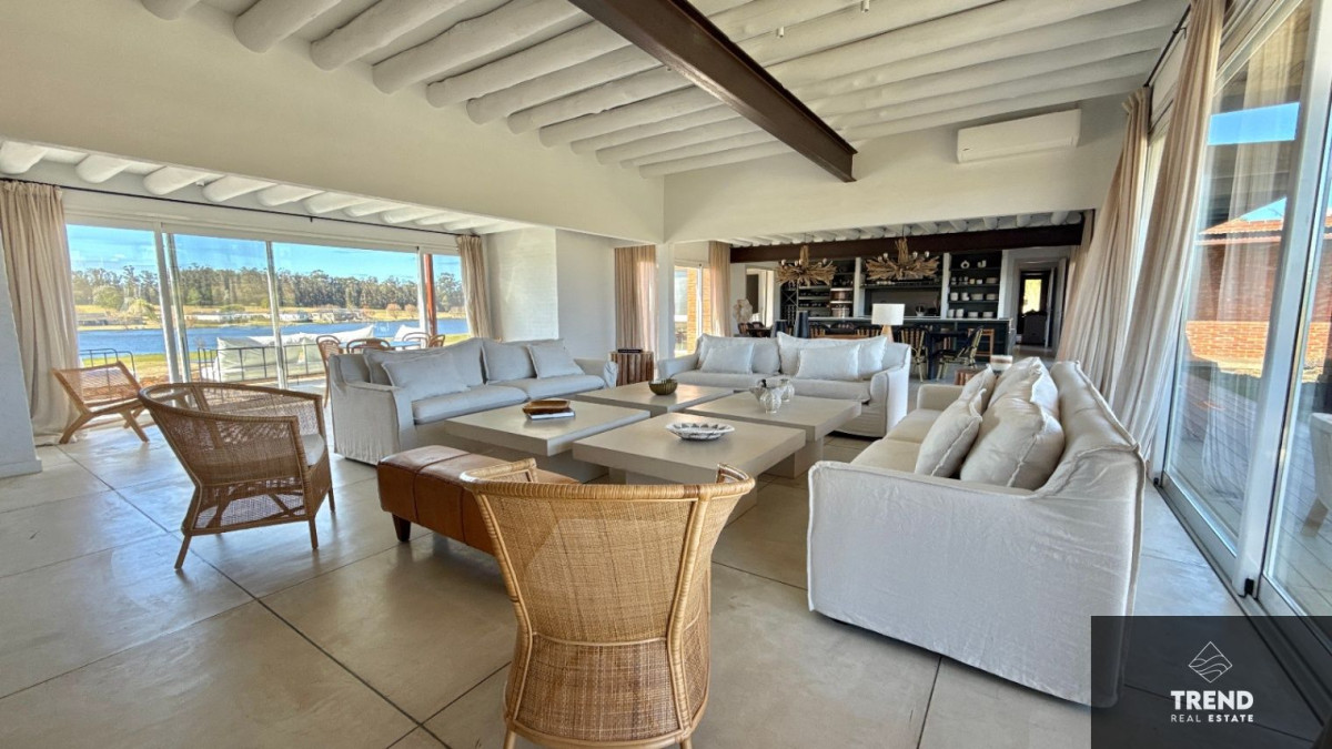 Espectacular casa estilo Campo en Pueblo Mio