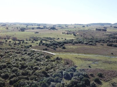 La Escondida, Chacra en Minas, Lavalleja, a orillas del Santa Lucía