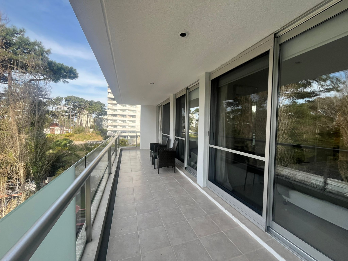 Imagen de Apartamento en alquiler de 2 dormitorios en Edificio Be Punta | Playa Brava