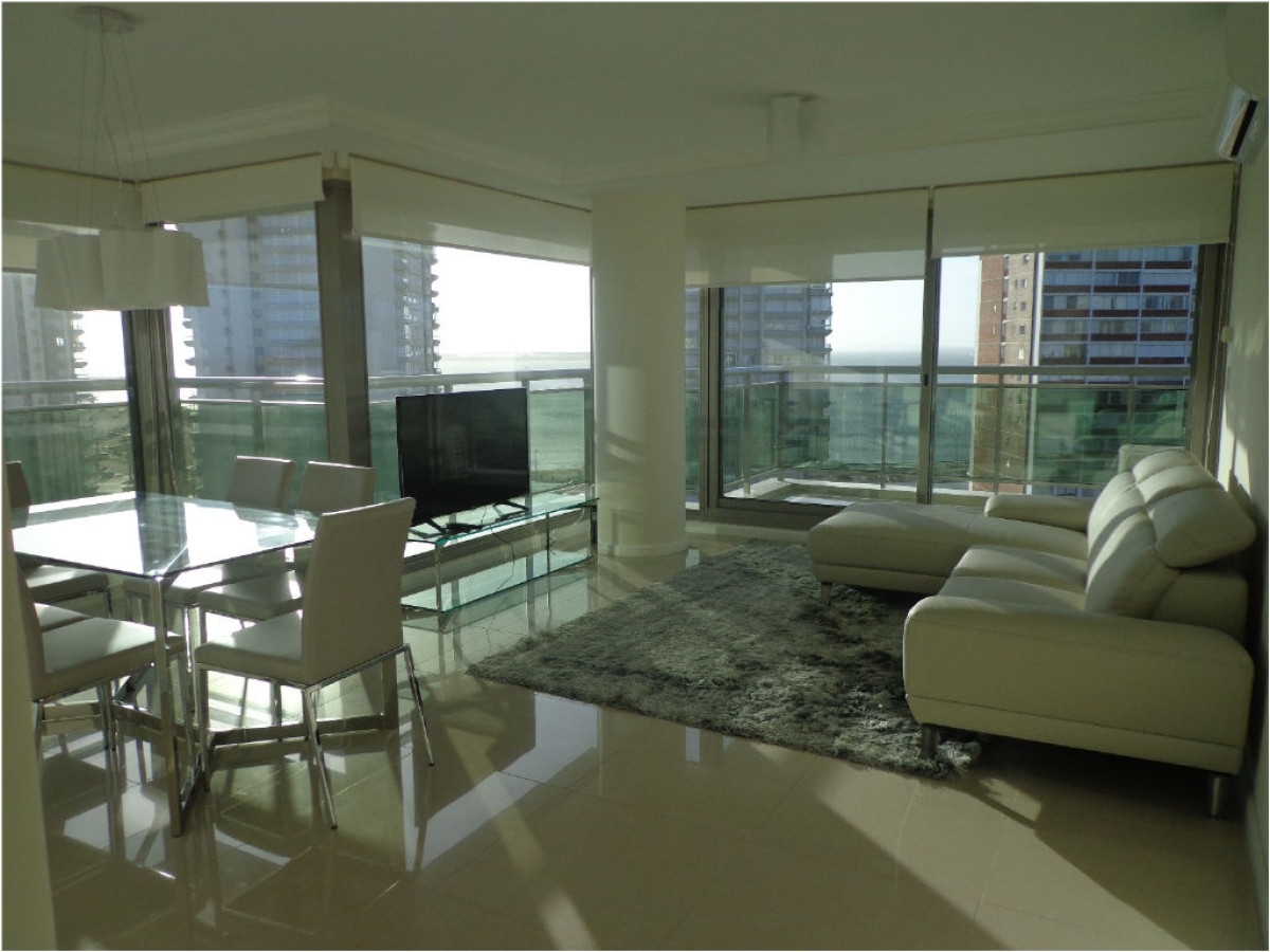 Apartamento en venta de 2 dormitorios en Punta del este , Torre imperiale 
