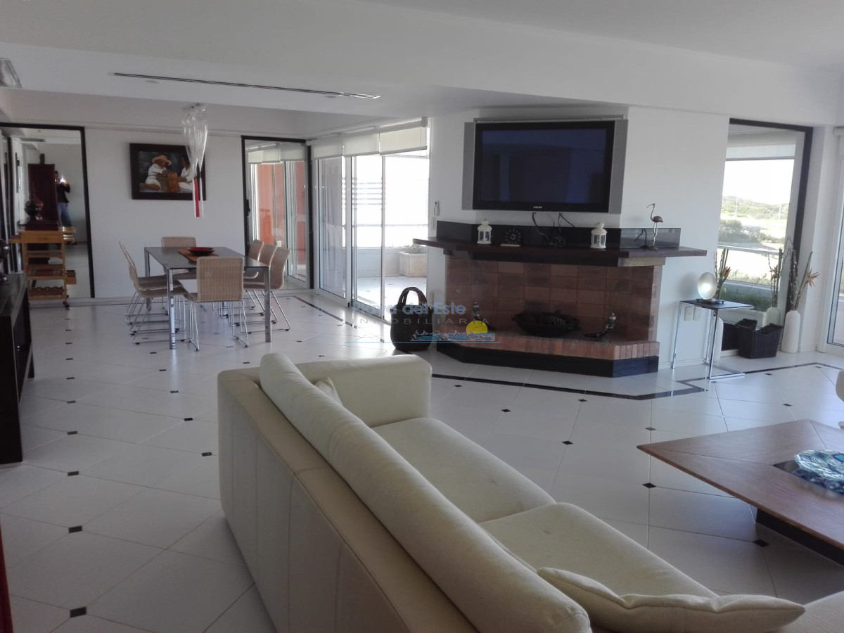 Brava - GoPunta - Portal Inmobiliario de Punta del Este - Maldonado