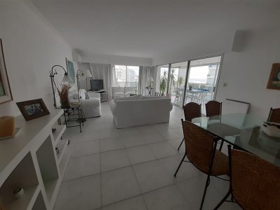 Apartamento en Punta del Este, Brava