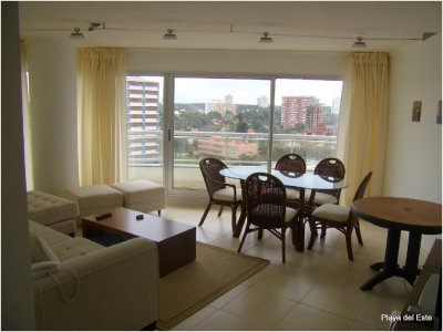 Apartamento en Brava, 3 dormitorios *